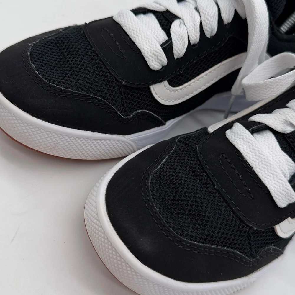 Vans Range EXP Low Top Youth Size 4 Black White Nylon Suede Sneakers - Picture 13 of 16